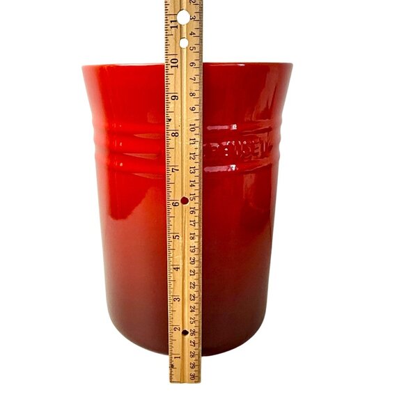 Le Creuset Large Canister 5 Qt Cerise Red Stoneware with Box No Lid EUC - Picture 10 of 12